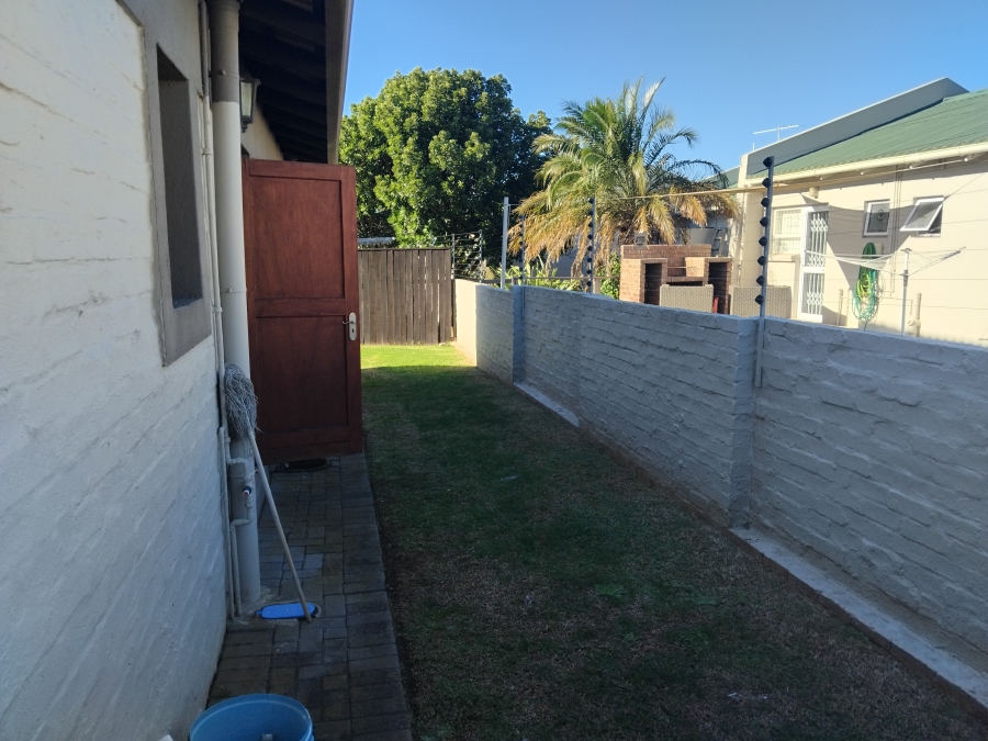 4 Bedroom Property for Sale in Wavecrest Eastern Cape